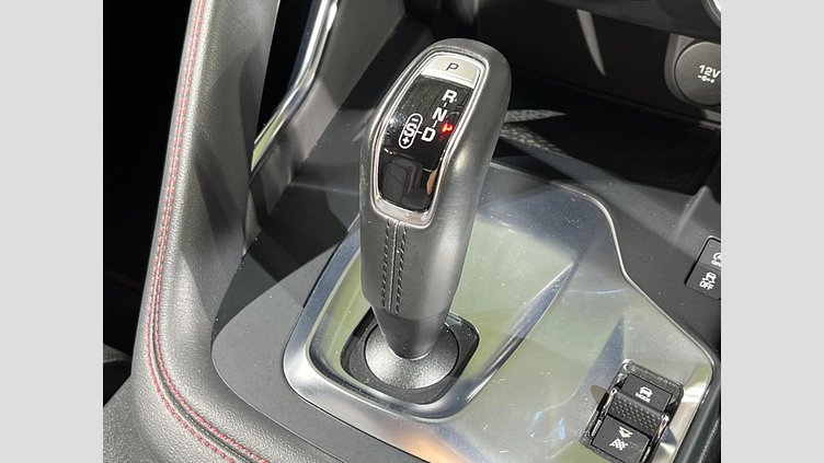 2018 認定中古車 Jaguar E-Pace サントリーニ ブラック D180 オートマチック全輪駆動 FIRST EDITION