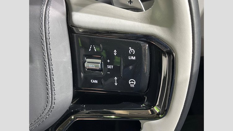 2024 認定中古車 Land Rover Range Rover Velar サントリーニブラック P400eプラグインハイブリッド（ガソリン） スタンダードホイールベース Dynamic SE