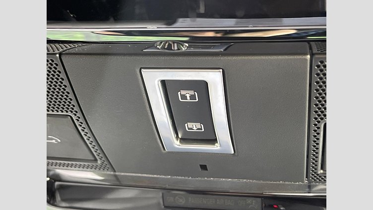 2024 認定中古車 Land Rover Range Rover Velar サントリーニブラック P400eプラグインハイブリッド（ガソリン） スタンダードホイールベース Dynamic SE