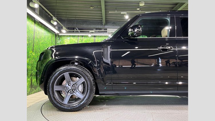 2025 認定中古車 Land Rover Defender 110 サントリーニブラック D350 ディーゼルマイルドハイブリッド X-Dynamic HSE
