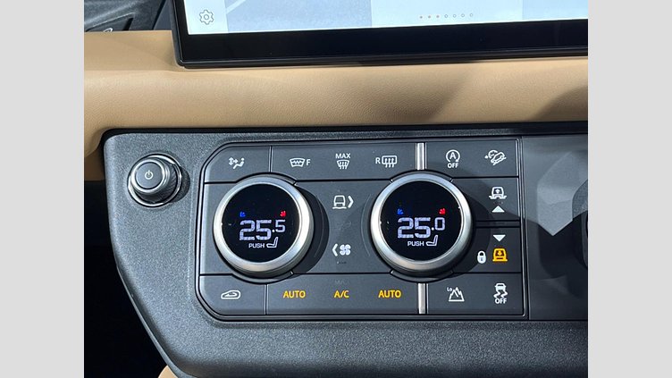 2025 認定中古車 Land Rover Defender 110 サントリーニブラック D350 ディーゼルマイルドハイブリッド X-Dynamic HSE