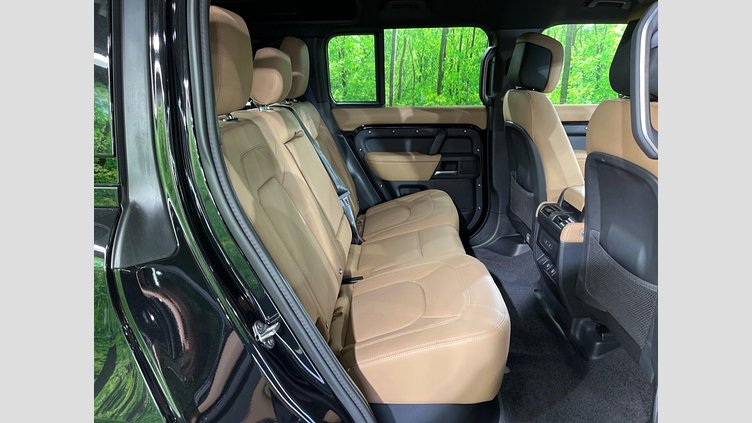 2025 認定中古車 Land Rover Defender 110 サントリーニブラック D350 ディーゼルマイルドハイブリッド X-Dynamic HSE