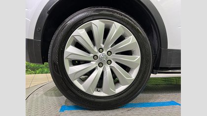 E-Pace 8