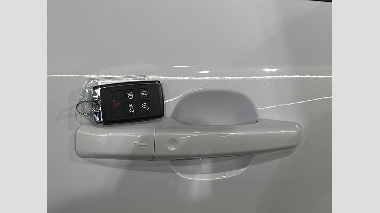 2017 認定中古車 Jaguar E-Pace ユーロン ホワイト P250 オートマチック全輪駆動 S