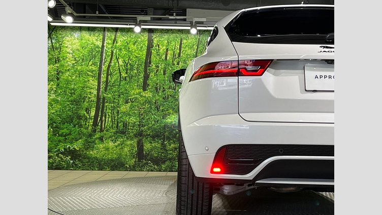 2024 認定中古車 Jaguar E-Pace オストゥーニパールホワイト P300eプラグインハイブリッド（ガソリン） R-DYNAMIC HSE