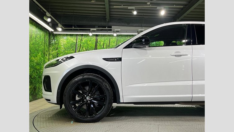 2024 認定中古車 Jaguar E-Pace オストゥーニパールホワイト P300eプラグインハイブリッド（ガソリン） R-DYNAMIC HSE
