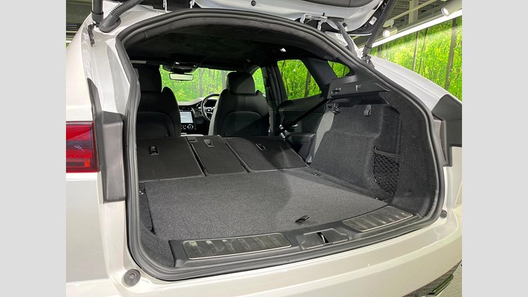 2024 認定中古車 Jaguar E-Pace オストゥーニパールホワイト P300eプラグインハイブリッド（ガソリン） R-DYNAMIC HSE