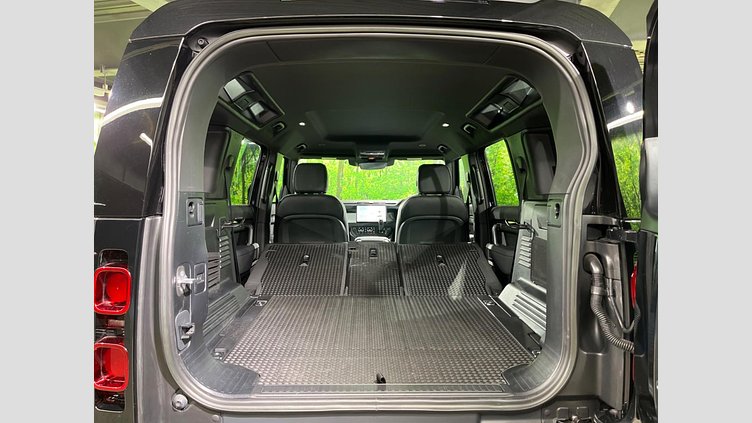 2023 認定中古車 Land Rover Defender 110 アイガーグレイ D300 AWD（AT） X-DYNAMIC SE
