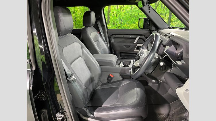 2023 認定中古車 Land Rover Defender 110 アイガーグレイ D300 AWD（AT） X-DYNAMIC SE