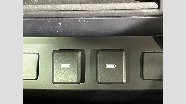 2023 認定中古車 Land Rover Defender 110 アイガーグレイ D300 AWD（AT） X-DYNAMIC SE