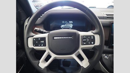 Defender 110 4