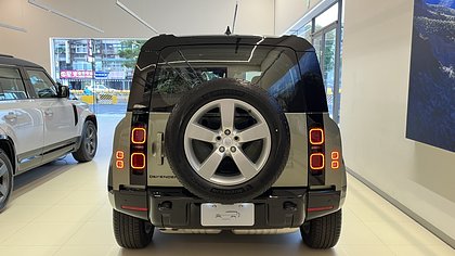 Defender 110 4