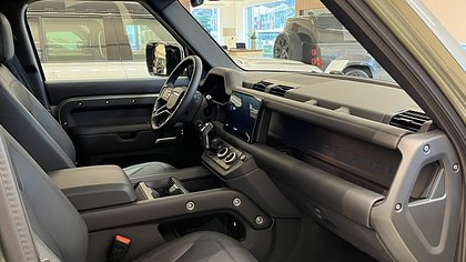 Defender 110 6
