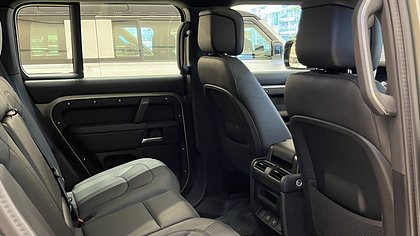 Defender 110 7