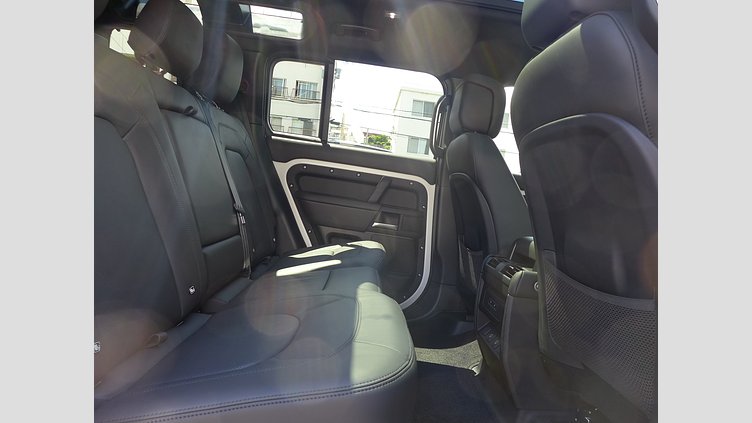 2025 認定中古車 Land Rover Defender 110 フジホワイト D350 ディーゼルマイルドハイブリッド X-Dynamic HSE