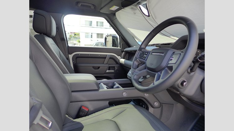 2025 認定中古車 Land Rover Defender 110 フジホワイト D350 ディーゼルマイルドハイブリッド X-Dynamic HSE