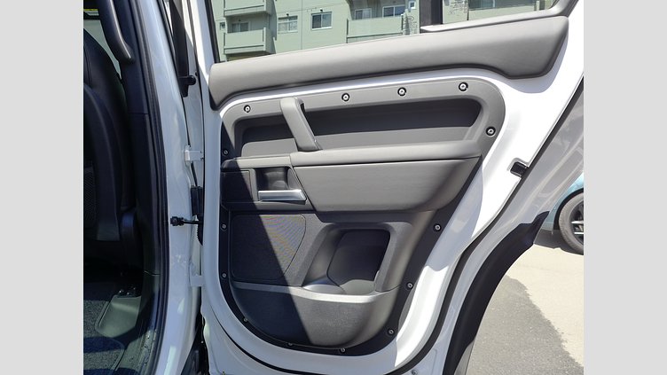 2025 認定中古車 Land Rover Defender 110 フジホワイト D350 ディーゼルマイルドハイブリッド X-Dynamic HSE