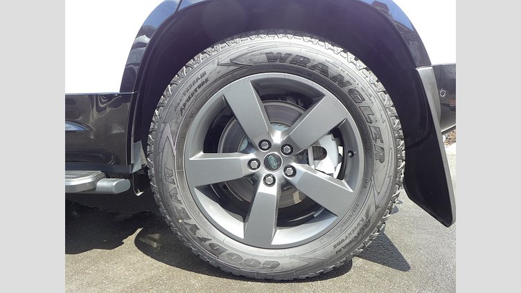 2025 認定中古車 Land Rover Defender 110 フジホワイト D350 ディーゼルマイルドハイブリッド X-Dynamic HSE