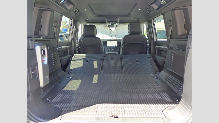 2025 認定中古車 Land Rover Defender 110 フジホワイト D350 ディーゼルマイルドハイブリッド X-Dynamic HSE
