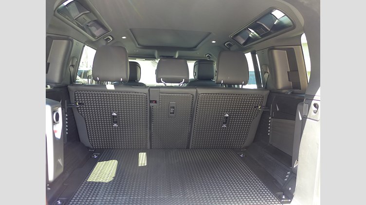 2025 認定中古車 Land Rover Defender 110 フジホワイト D350 ディーゼルマイルドハイブリッド X-Dynamic HSE