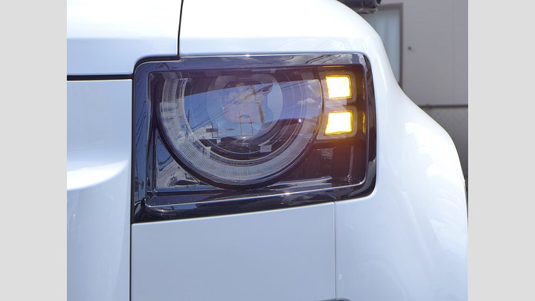 2025 認定中古車 Land Rover Defender 110 フジホワイト D350 ディーゼルマイルドハイブリッド X-Dynamic HSE