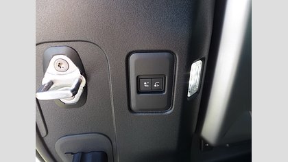 Defender 110 76