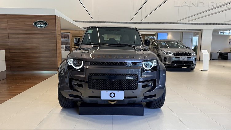 2025 新車 Land Rover Defender 110 (1DN) Charente Grey 夏朗德灰 P635 汽油 V8 輕油電混合 OCTA