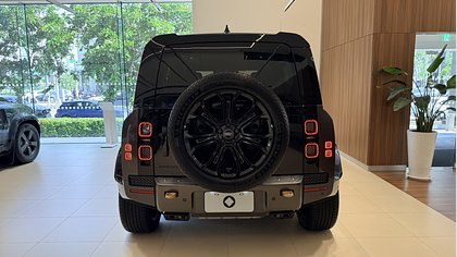 Defender 110 3