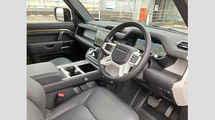 Defender 130 10