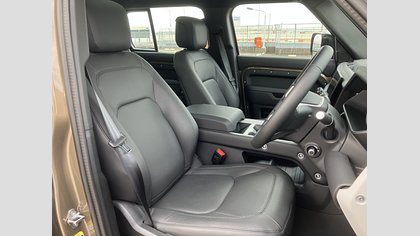 Defender 130 11