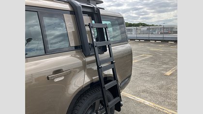 Defender 130 17