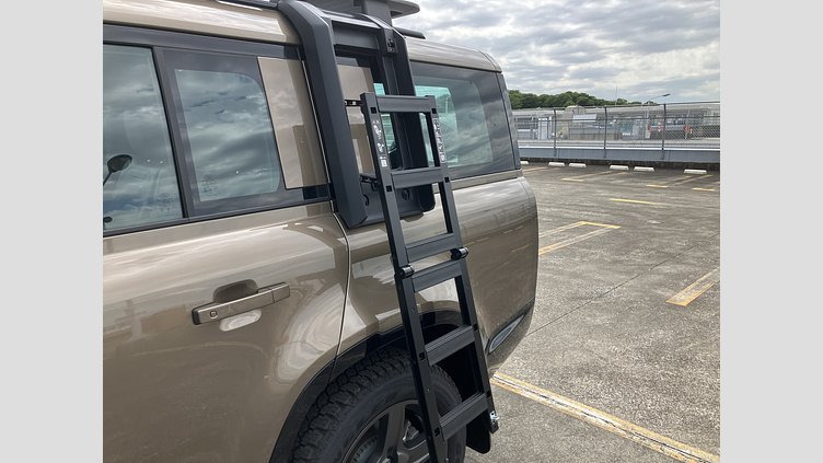2025 認定中古車 Land Rover Defender 130 ゴンドワナストーン D350 ディーゼルマイルドハイブリッド X-Dynamic SE