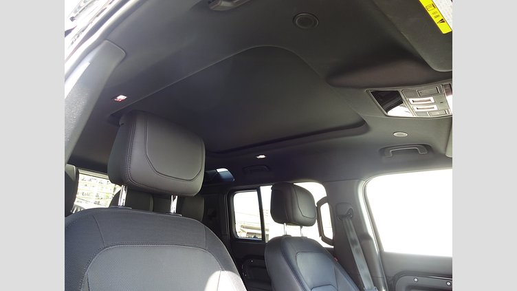 2023 認定中古車 Land Rover Defender 110 サントリーニブラック D300 AWD（AT） X-DYNAMIC HSE