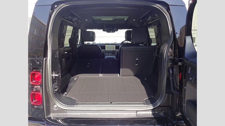 2023 認定中古車 Land Rover Defender 110 サントリーニブラック D300 AWD（AT） X-DYNAMIC HSE