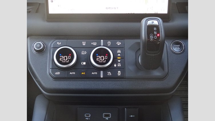 2023 認定中古車 Land Rover Defender 110 サントリーニブラック D300 AWD（AT） X-DYNAMIC HSE