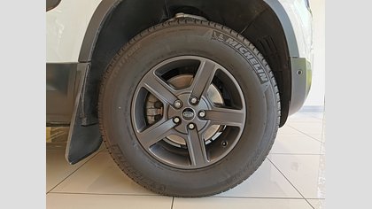 Defender 110 8