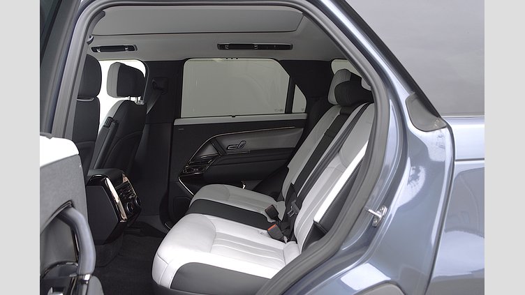 2023 認定中古車 Land Rover Range Rover Sport ヴァレジネブルー 3.0リッター6気筒300PSターボチャージドディーゼルMHEV（オートマチック） DYNAMIC SE
