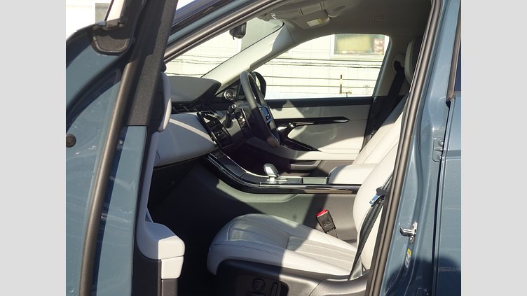 2024 認定中古車 Land Rover Range Rover Evoque トライベッカブルー D200マイルドハイブリッド（ディーゼル） Standard Wheelbase S