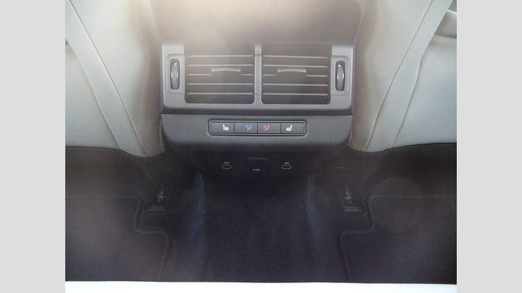 2024 認定中古車 Land Rover Range Rover Evoque トライベッカブルー D200マイルドハイブリッド（ディーゼル） Standard Wheelbase S