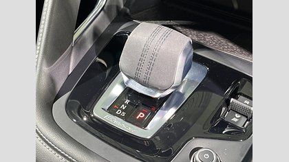E-Pace 53