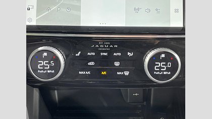 E-Pace 33