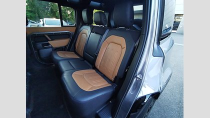 Defender 110 4