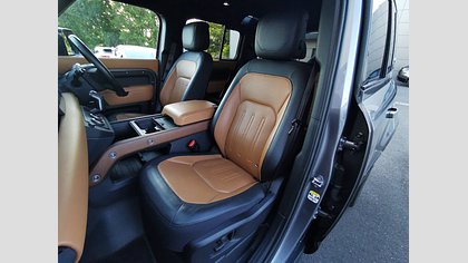 Defender 110 2