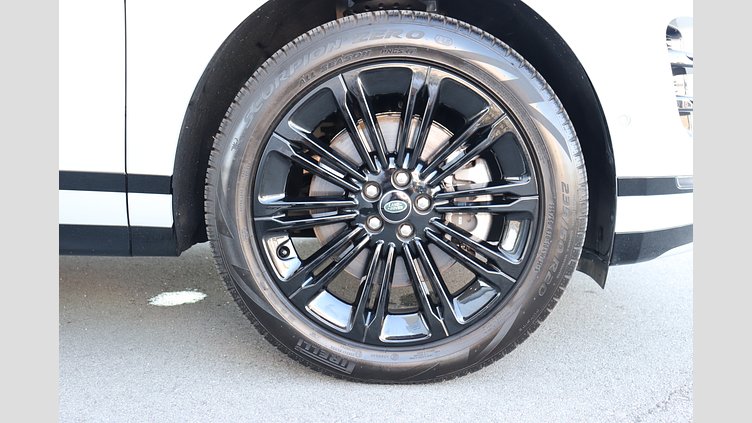 2023 認定中古車 Land Rover Range Rover Evoque アロイオスグレイ D200マイルドハイブリッド（ディーゼル） スタンダードホイールベース DYNAMIC SE