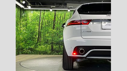 E-Pace 8