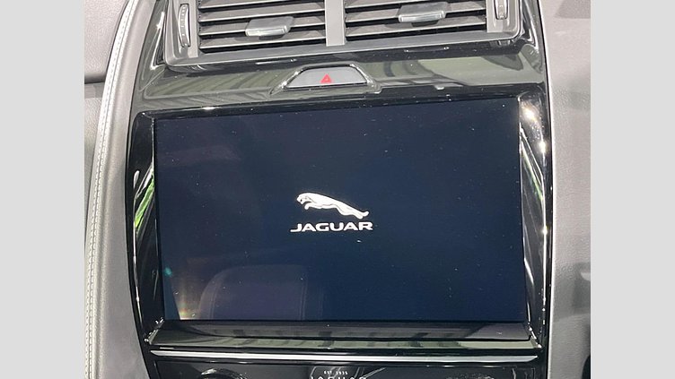 2022 認定中古車 Jaguar E-Pace フジホワイト P250 AWD（オートマチック） R-DYNAMIC SE