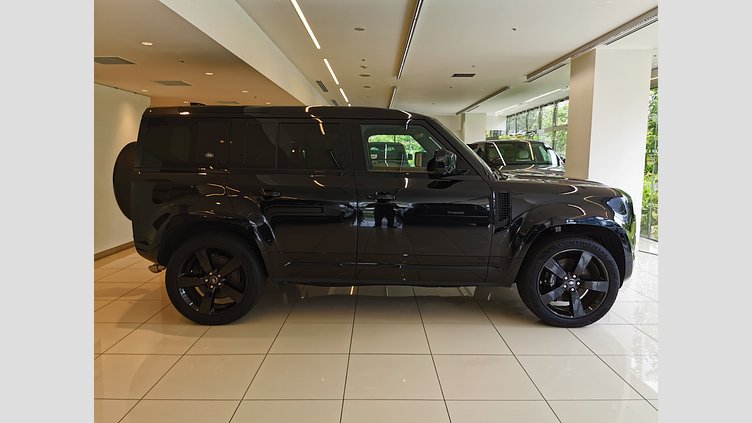2024 認定中古車 Land Rover Defender 110 サントリーニブラック P525 AWD (AT) V8