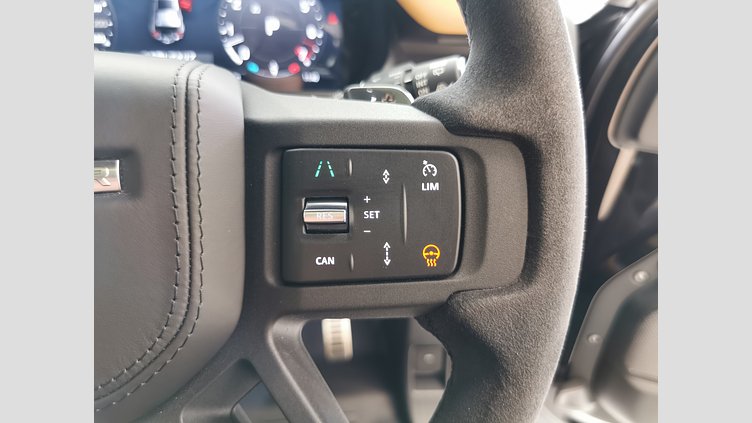 2024 認定中古車 Land Rover Defender 110 サントリーニブラック P525 AWD (AT) V8