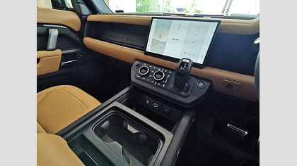 Defender 110 41