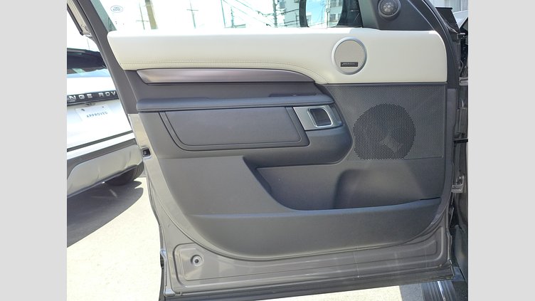 2024 認定中古車 Land Rover Discovery アイガーグレイ D300マイルドハイブリッド（ディーゼル） スタンダードホイールベース Metropolitan Edition
